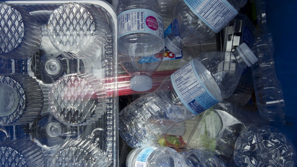 چگونه ثبت ملی پلاستیک در کانادا می تواند به شما در صرفه جویی در هزینه کمک کند؟