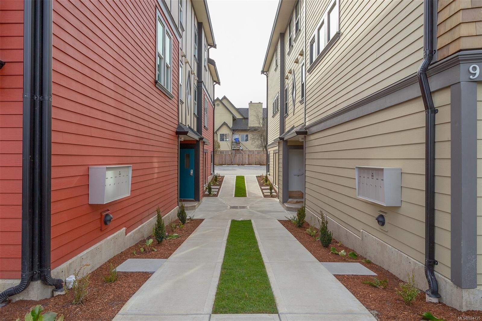 House for sale in Victoria