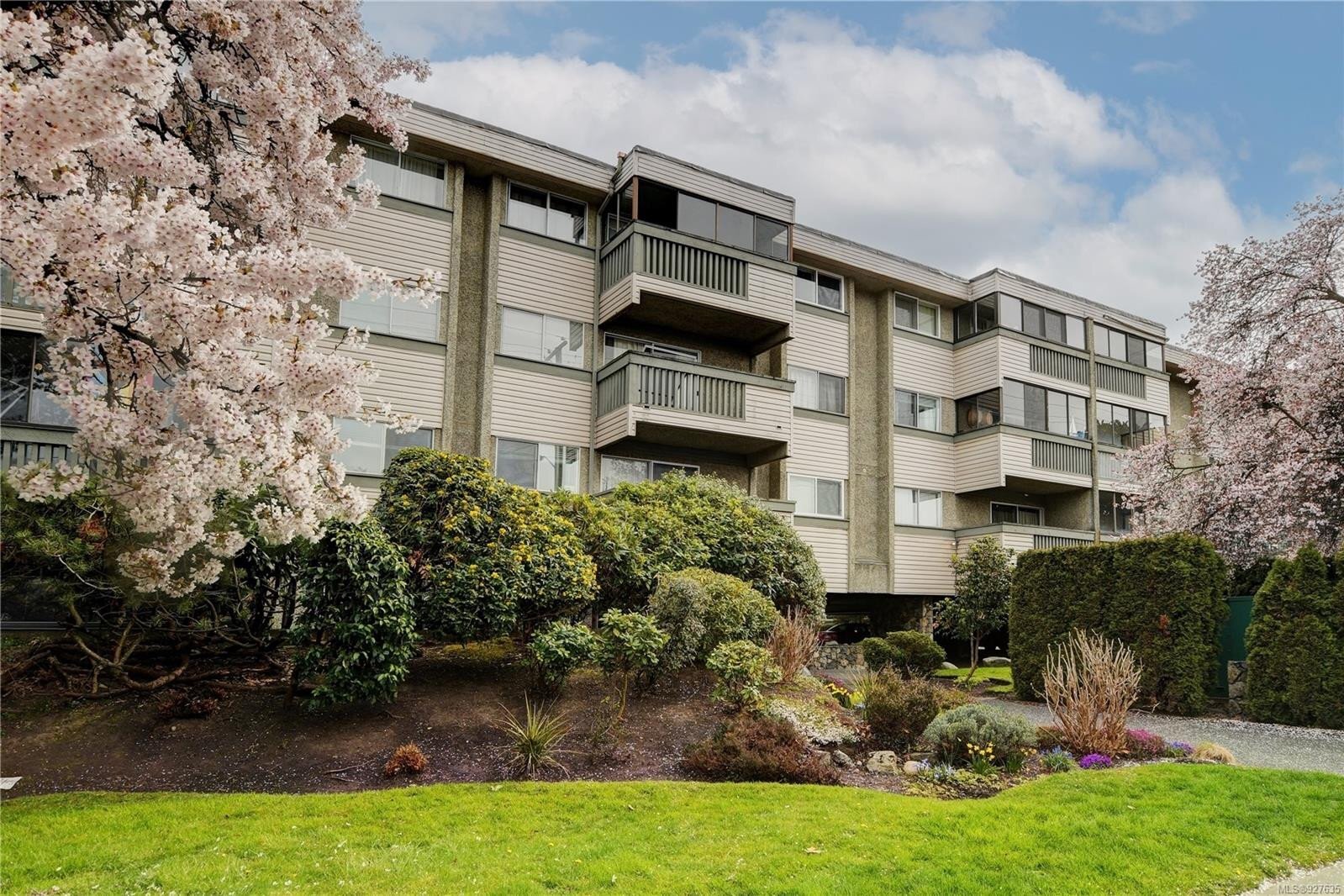 Condo apartment for sale on Hillside Victoria Street