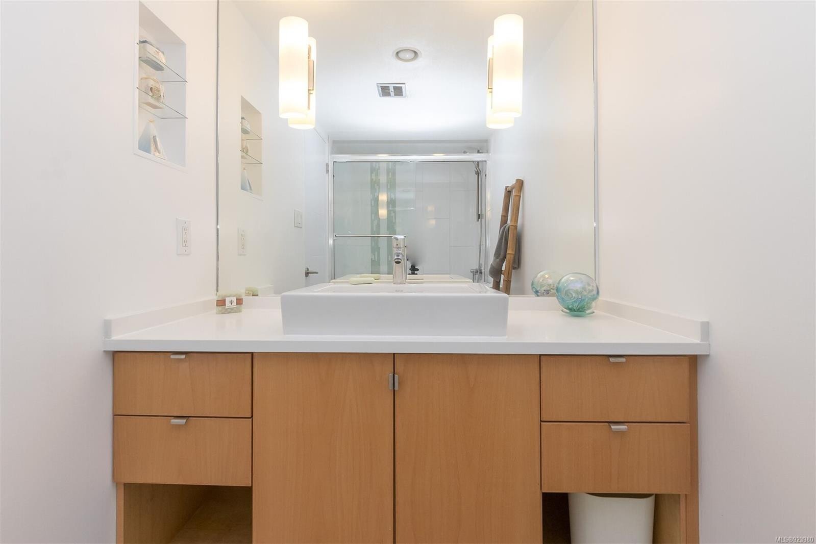 فروش آپارتمان در خیابان کرافت ویکتوریا