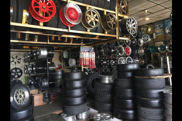 Iranian tire and rim center Star Tire in Toronto