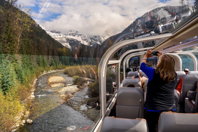 سفری خاطره انگیز با قطار به کوه های راکی کانادا