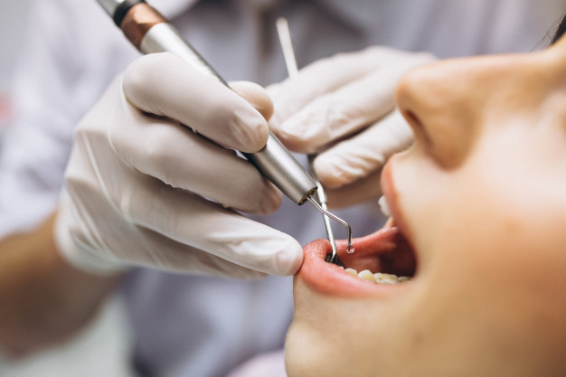معرفی دندانپزشکی های ایرانی در تورنتو