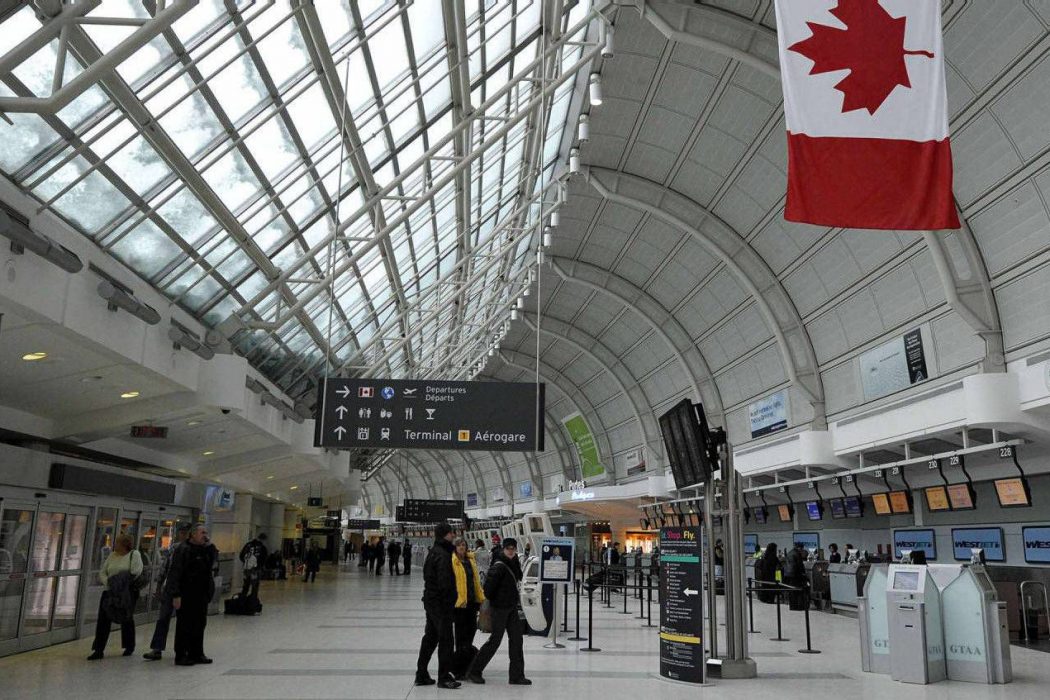 جاب آفرهای دروغی برای کار در فرودگاه تورنتو