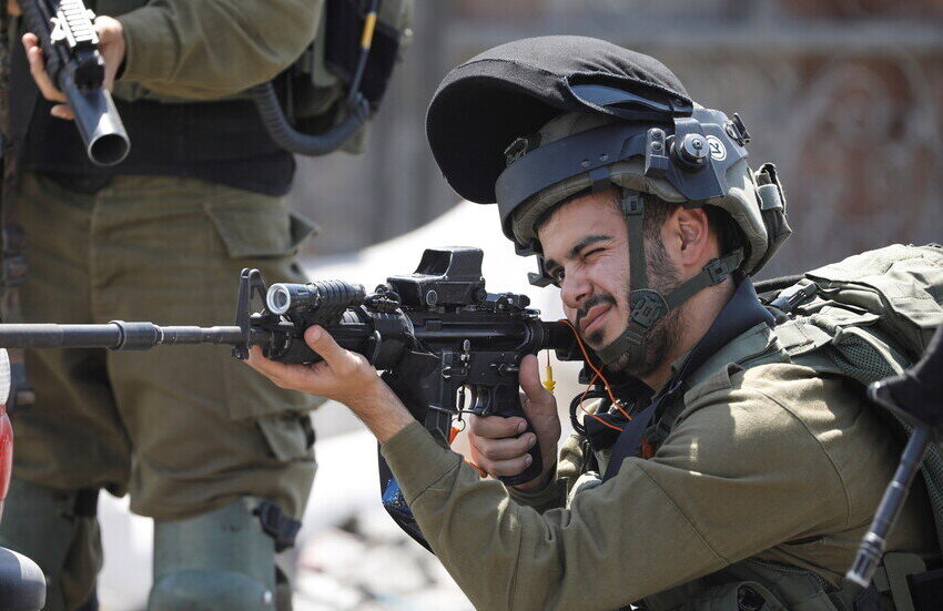 A Palestinian was martyred in the shootings of Zionist soldiers